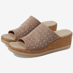 BZees Women Royal Machine Washable
Comfort Wedge Sandal Biscotti Shimmer 6.5